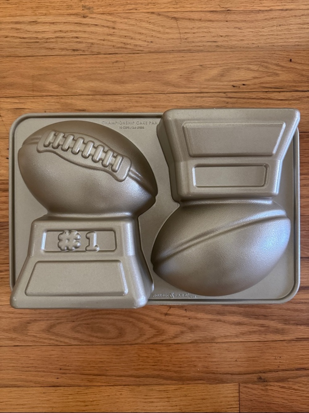 NWOT! Nordic Ware Championship Cake Pan
